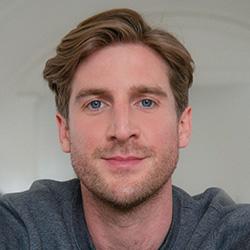 Tom Strouton